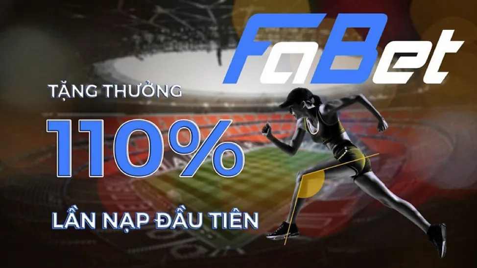 Võ sĩ quyền anh đang ra đòn trong trận đấu kịch tính trên võ đài